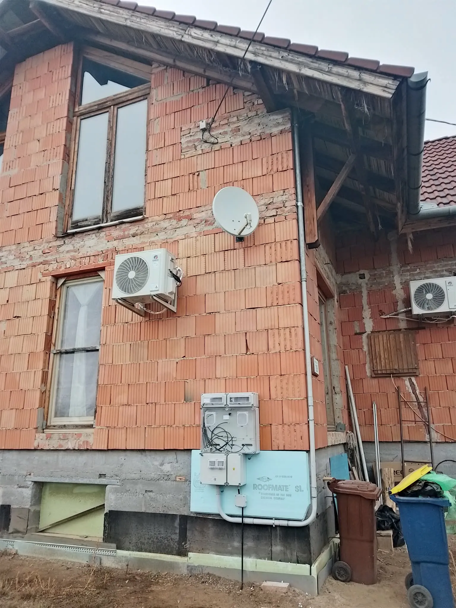 Több klíma kültéri egység felszerelése egy ingatlanon